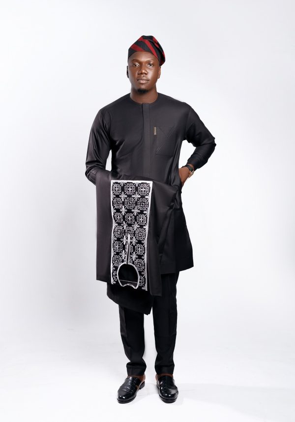 ETW BLACK WITH WHITE EMBROIDERY DESIGNED AGBADA 004