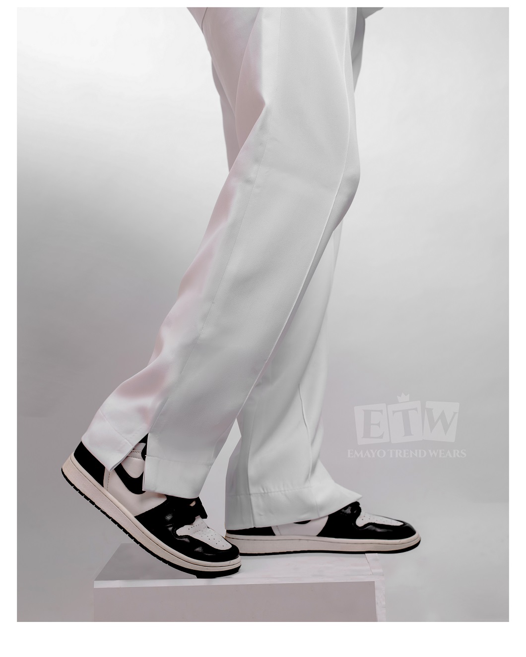 ETW WHITE WITH BACK BLACK DESIGN CREPE 01 - Image 4