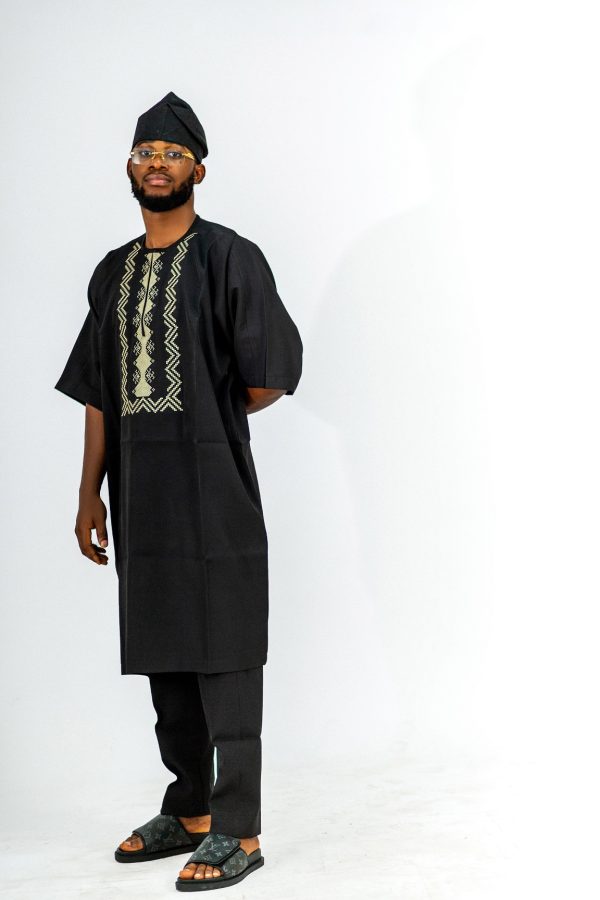 ETW black monogram design short sleeved kaftan 3
